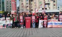 CHP Esenyurt'tan demokrasi nöbeti: Zalimin sonu yaklaşıyor!