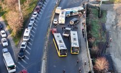 İETT otobüsü arızalandı, trafik kilitlendi