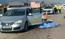 Otomobilin çarptığı motosiklet sürücüsü feci şekilde can verdi