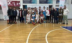 3x3 gençler basketbol şampiyonu Fen Lisesi oldu