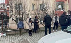 Sokak ortasında eski sevgilisini kafasından bıçakla yaraladı