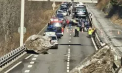 Fransa'da kaya parçaları trafiği felç etti! 100 kişi mahsur kaldı