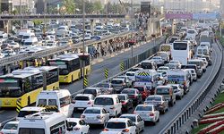 Haftanın ilk günü İstanbul'da trafik yoğunluğu yaşandı