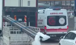 Acil vakaya yetişmeye çalışan ambulans trafikte kaldı