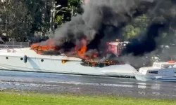 Marmaris'te çıkan Motoryat yangını söndürülemedi