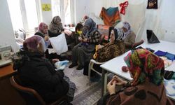 Dikiş nakış kursuyla kadınlar üreterek sosyalleşiyor