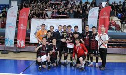 Futsalda 27 takım arasında şampiyon Farabi oldu