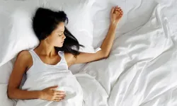 7 saatten az uyuyanlar dikkat! Vücuttaki değişimler şaşırtıyor