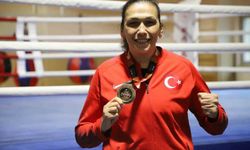 Milli boksör Elif Güneri, Karabük’te coşkuyla karşılandı