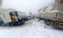 Antalya'da tır ve tanker çarpıştı: 1 kişi yaralandı