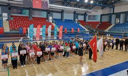 Düzce'de badminton müsabakaları başladı