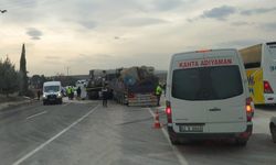 Adıyaman’da tırla vinç çarpıştı