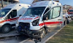 Kocaeli'nde ambulans kaza yaptı