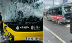 Otobüs, durakta bekleyen minibüse çarptı: 3 yaralı