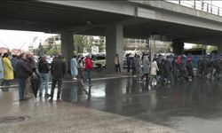 Ankara'da 1 Mayıs kutlamaları... Ulus'taki AKM önünde toplanan emekçiler, kutlamaların yapılacağı Tandoğan Meydanı'na yürüyüşe başladı