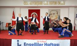 Antalya Büyükşehir Belediyesi Özel Eğitim Okulu öğrencilerinden özel gösteri 