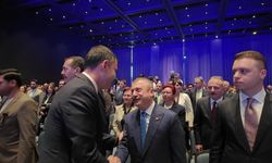 Bakan Kurum: “5 milyon vatandaşımızın heyecanla beklediği bir adım atıyoruz. Tapu teşkilatımızla kayıt altına alınmamış tek bir metrekare 2B alanı bırakmayacağız”
