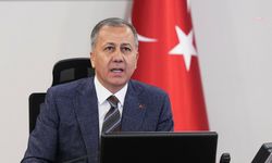 Bakan Yerlikaya: "17 ildeki dolandırıcılık operasyonlarında gözaltına alınan 73 kişi tutuklandı"  