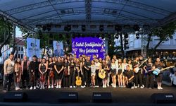 Bandırma Sahil Şenliği’nde sahne gençlerin