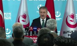 BBP Lideri Mustafa Destici: "Mücadele biçiminin değiştiğini ancak terör örgütünün varlık sebeplerinin ve hedeflerinin aynı kaldığını açıkça görüyoruz"