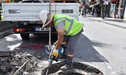 Çanakkale Belediyesi'nden rögar kapaklarında bakım ve onarım çalışması
