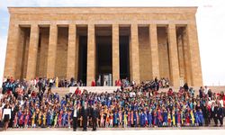 Çankayalı minik mezunlar, Anıtkabir'i ziyaret etti 