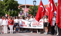 Çeşme’de 19 Mayıs coşkuyla kutlandı