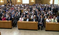 CHP Grup Toplantısı... Genel Başkan Özel: "Parti içi karışıklık sevenler için AK Parti’yi tavsiye ederim, takip etmek için en güzel mecra Yeni Şafak"