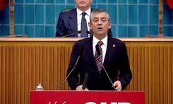 CHP grup toplantısı...  Özgür Özel: "Ekrem ağrısından kurtulmak için acı ilacı, acı reçeteyi hepimize içiriyorlar"