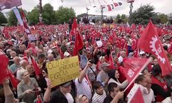 CHP'li belediyelere yönelik operasyona tepkiler Düzce mitingine damga vurdu: "Öcü gibi korkuyorlar Ekrem yoldaşımdan”