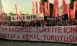 CHP’li gençler “Üç fidan” için Dolmabahçe’ye yürüdü..."Bundan sonra mücadelemizin adı 'Korkma' olacak"