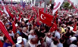 CHP'nin Bursa'daki "Millet İradesine Sahip Çıkıyor" mitingi... Özgür Özel'den Erdoğan'a: "Özgür Özel’den olsa olsa barış güvercini olur, ülkeye kardeşliği getirir"