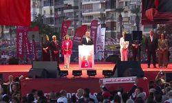 CHP'nin İzmir'deki "Millet İradesine Sahip Çıkıyor" mitingi... Özgür Özel, "Terörsüz ve demokratik bir Türkiye komisyonu kurulmalıdır"