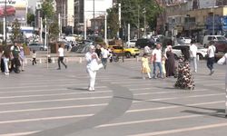 CHP’nin ‘Millet İradesine Sahip Çıkıyor’ mitingi yarın Bursa’da… Bursalı vatandaşlar: “Vatandaş aç kalmış, susuz kalmış hiç umurlarında değil”