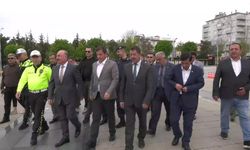 Çorum Valisi Ali Çalgan, Trafik Haftası etkinlikleri kapsamında Kadeş Barış Meydanı’nda açılan stantları ziyaret etti