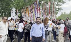 Edirne'de 1400 yıllık Kakava ateşi yakıldı... Ahmet Baran Yazgan: "Dilek ağacına bu kadar yoğun dileklerin olduğunu görmemiştim"