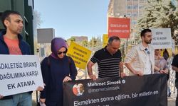 Ek atama talebinde bulunan öğretmenler: "Cumhuriyet tarihimizde ilk 100'e girmiş ancak atanamayan öğretmenlere ilk kez şahit oluyoruz"