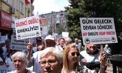 Emeklilerden Eskişehir’de yürüyüş: "Bayram ikramiyesi 22 bin lira olmalı”