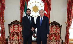 Erdoğan-Şara görüşmesi... İletişim Başkanlığı: ''Cumhurbaşkanı Erdoğan ABD ve AB'nin Suriye'ye yönelik yaptırımları kaldırma kararının memnuniyetle karşılandığını söyledi''