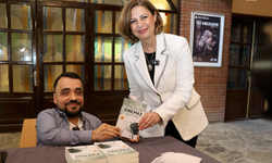 Eskişehir Büyükşehir Belediye Başkanı Ünlüce, Burak Sakçı’nın imza gününe katıldı