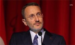 Fahrettin Altun'dan Özgür Özel'e 'not' yanıtı: İletişim Başkanlığımız tüm kamu otoritelerine bilgi verir