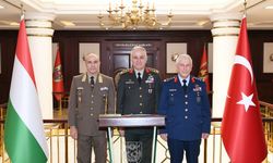Genelkurmay Başkanı Orgeneral Metin Gürak, Macaristan Savunma Kuvvetleri Komutanı'nı kabul etti