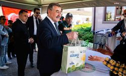 Gölbaşı Belediyesi, ata tohumundan yetiştirilen 50 bin fideyi vatandaşlara dağıttı 
