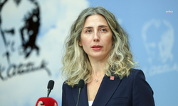 Gülşah Deniz Atalar'dan tiyatro biletlerine yapılan zamma tepki: “Tiyatroya erişim bir ayrıcalık değil, temel bir haktır”