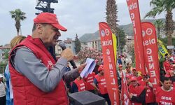 Hatay’da 1 Mayıs: Biz kardeşçe bölüşmeyi biliriz, yeter ki koltuğunu korumak için birileri gölge etmesin