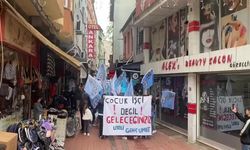 Hopa’da öğrencilerden yürüyüş...“Öğrenci olmak direnmektir”