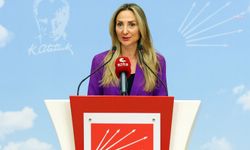 İstanbul'da kadınların yer aldığı afiş kapatıldı... Aylin Nazlıaka: "Cumhuriyet düşmanı olan bu gericiler, kadının kamusal alanda var olmasından rahatsız oluyor"