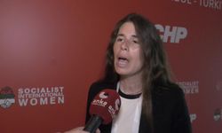 Kadın Sosyalist Enternasyonali toplantısına katılan Çeşme Belediye Başkanı Lal Denizli: Her toplum, kadınların ikinci plana atıldığı noktalarda ciddi sıkıntılar yaşıyor