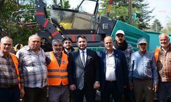 Kahramankazan Belediye Başkanı Çırpanoğlu, devam eden asfalt çalışmalarını yerinde inceledi 