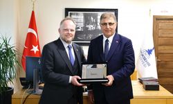 Kanada Büyükelçisi Hamilton, İzmir Büyükşehir Belediye Başkanı Tugay'ı ziyaret etti